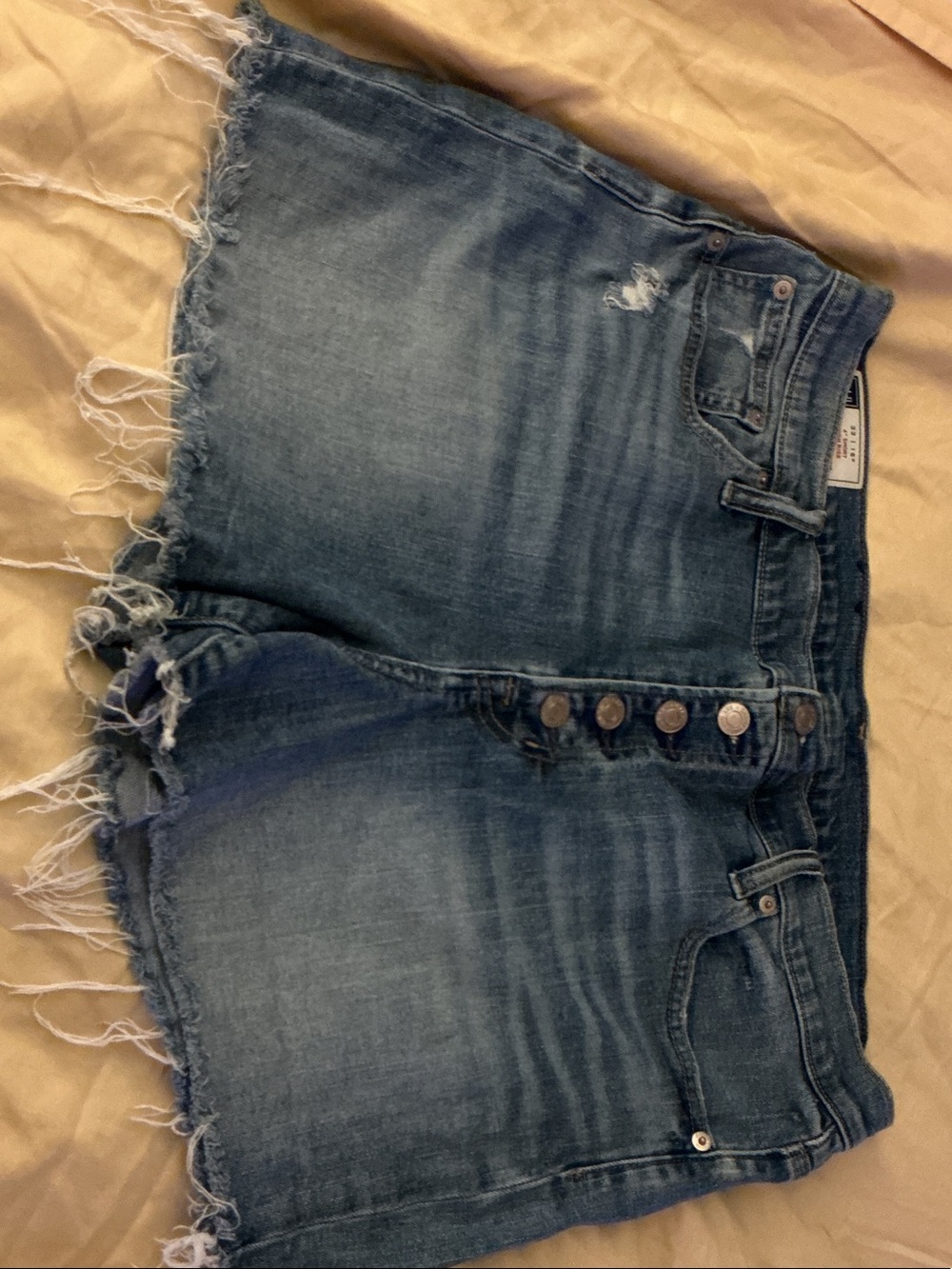 GAP Frayed Hem Button-Front Denim Shorts - Blue